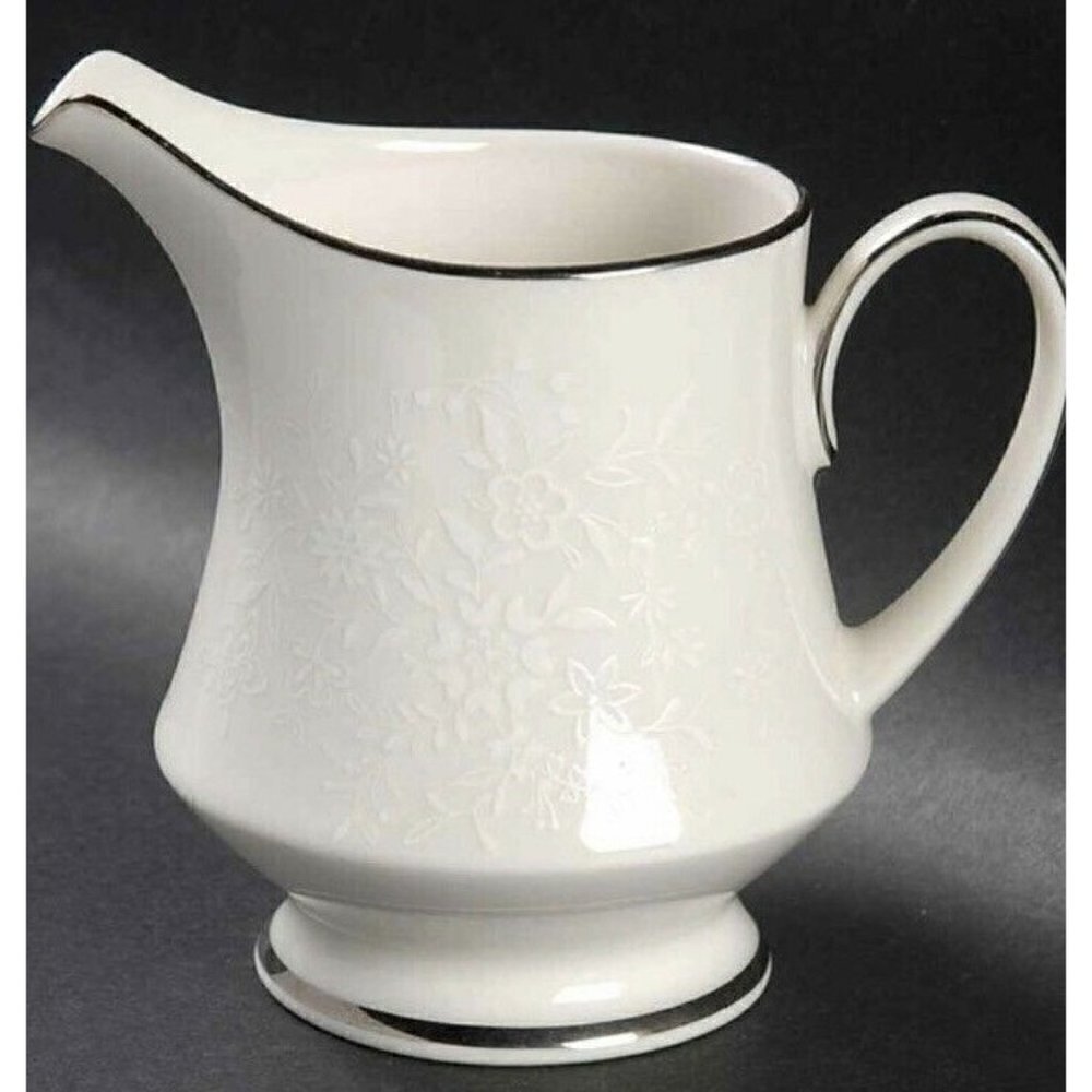Noritake AFFECTION Platinum China Porcelain‎ 8oz Creamer